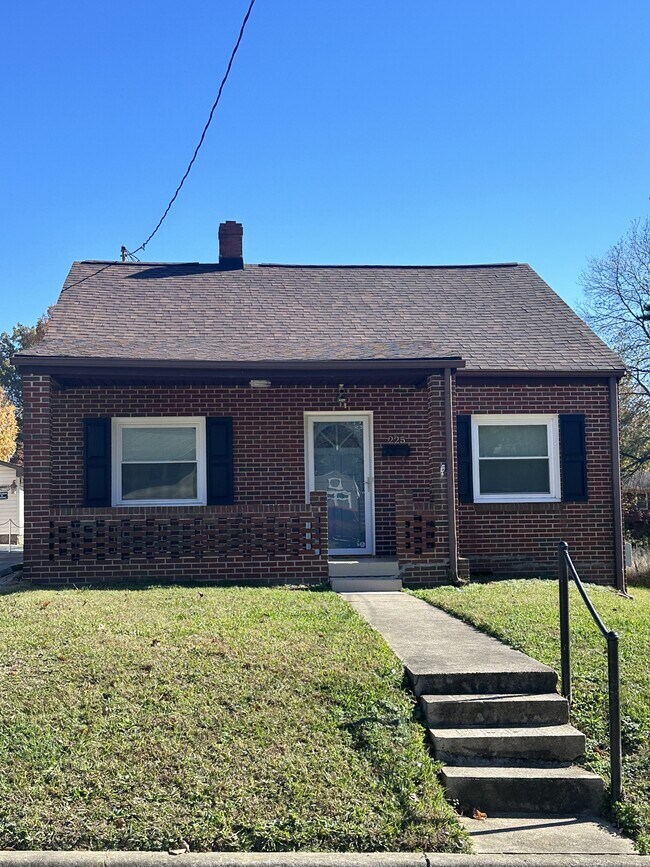 Primary Photo - 225 Clarkson St