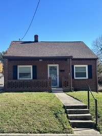 Building Photo - 225 Clarkson St