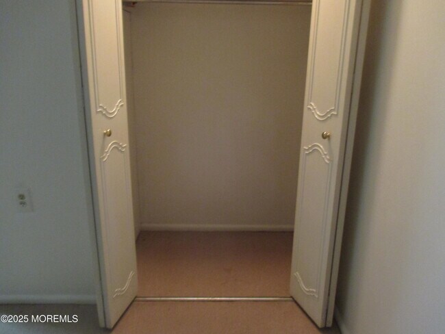 Building Photo - 308B W Malvern Ct