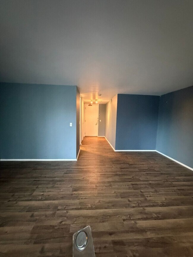 Building Photo - 400 E Randolph St