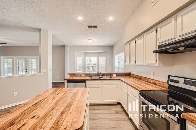 Building Photo - 1240 Wyndham Pine Dr