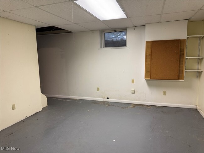 Building Photo - 8896 Spring Valley Dr