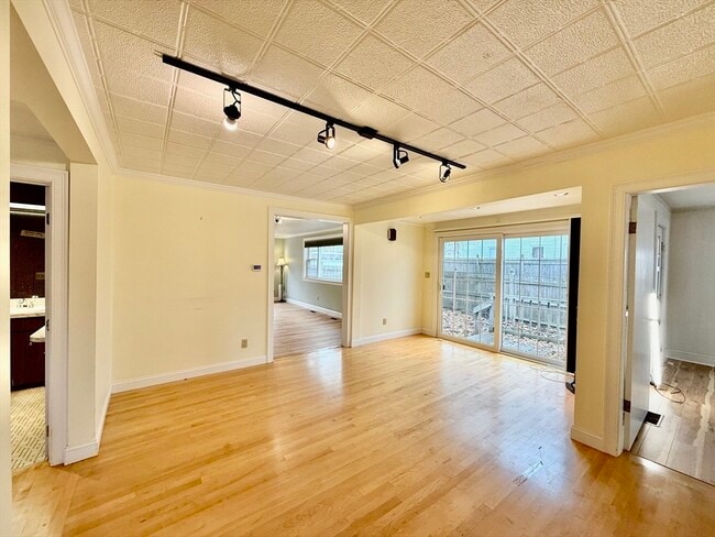 Building Photo - 23 Gardner Ave