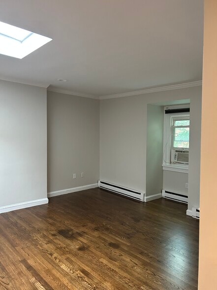 Building Photo - 15 E Springfield St