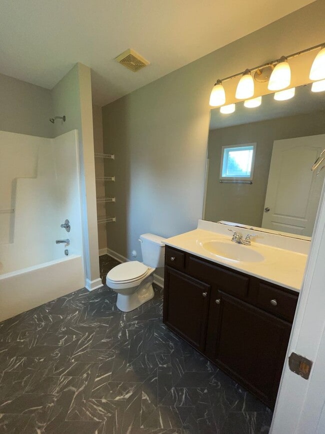 Building Photo - 473 Potts Rd