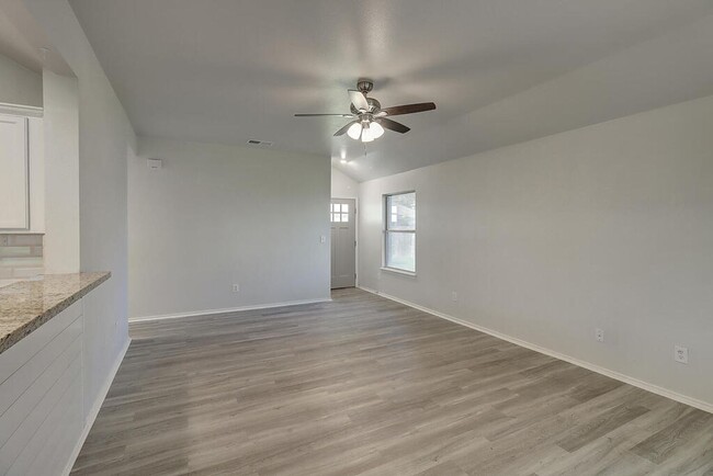 Building Photo - 7605 Cougar Dr