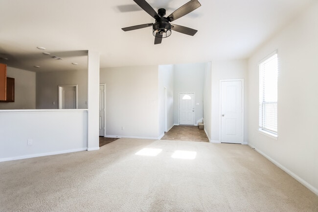 Building Photo - 14661 E Pine Heart Dr