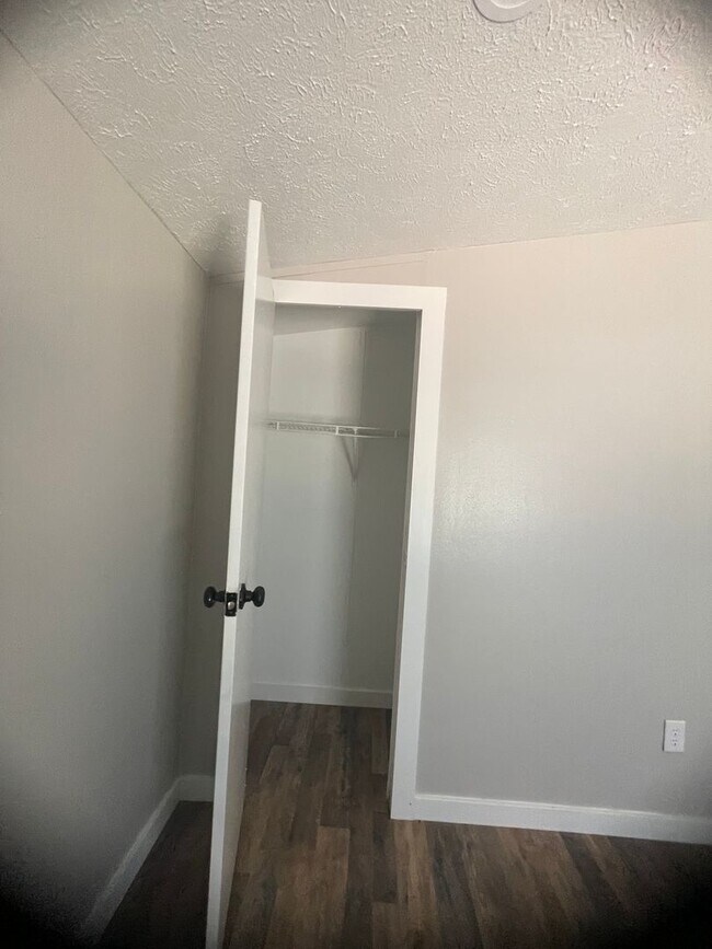Building Photo - 3 BR 2 Bath 1,280 sq ft singlewide mobile ...