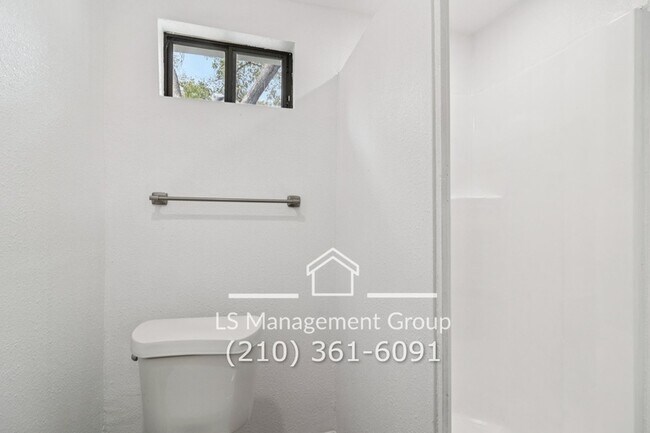 Building Photo - 622 Denver Blvd