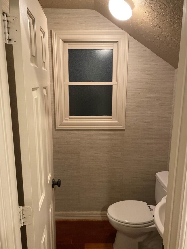 Building Photo - 1324 Prince St