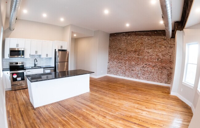 Primary Photo - 612 S 5th St