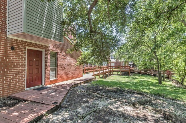 Building Photo - 1500 Olympia Way