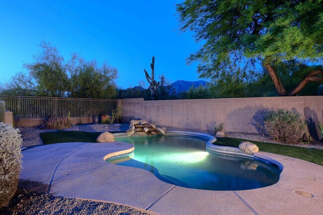 Building Photo - 10354 E Raintree Dr