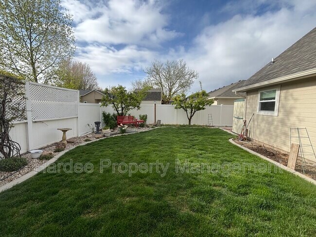 Building Photo - 3313 W Cherry Ln