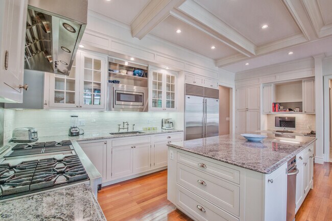 Building Photo - 200 Aspen Rd