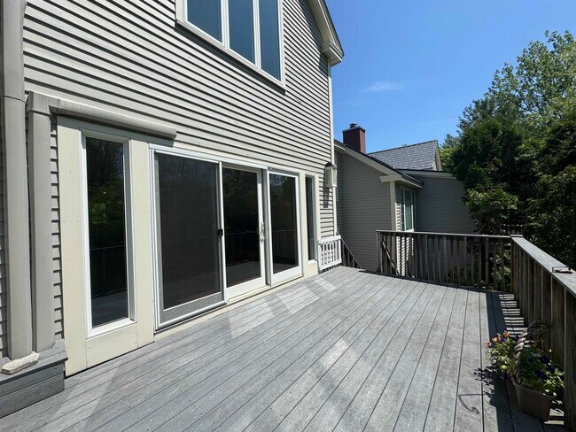 Building Photo - 524 Equinox on The Battenkill