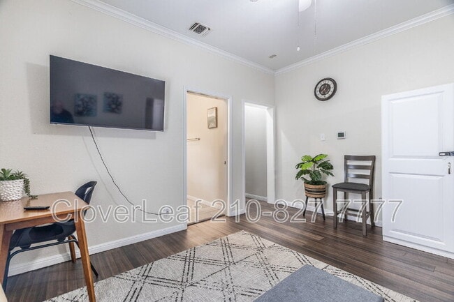 Building Photo - 1317 W French Pl