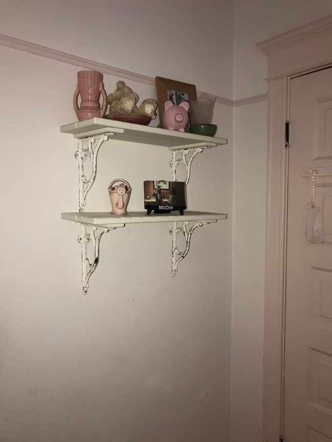 Building Photo - 2113 W Walton St