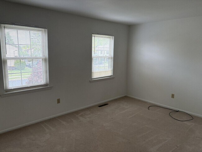 Building Photo - 167 Sunshine Dr