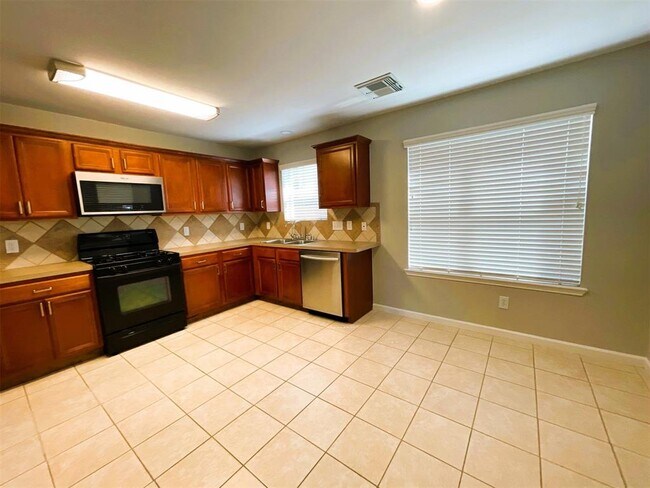 Building Photo - 2518 Hidden Park Ln