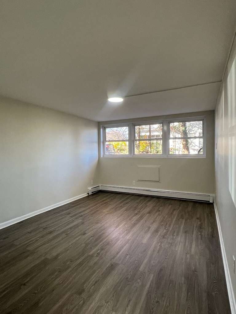Building Photo - 475 Park Ave