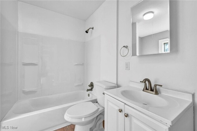 Building Photo - Charming Cleveland Heights Home – Pet Friendly & Move-In Ready!