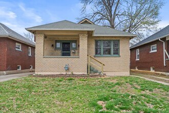 Building Photo - Spacious 1 Bed 1 Bath House off of Eastern Parkway