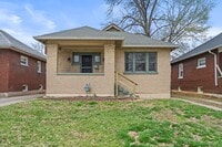 Building Photo - Spacious 1 Bed 1 Bath House off of Eastern Parkway