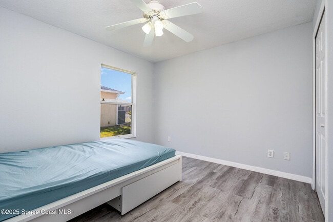 Building Photo - 651 Benton Dr