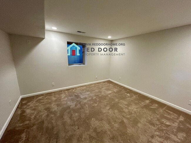 Building Photo - Modern 4 Bed, 3 Bath Home – Pet Friendly w...