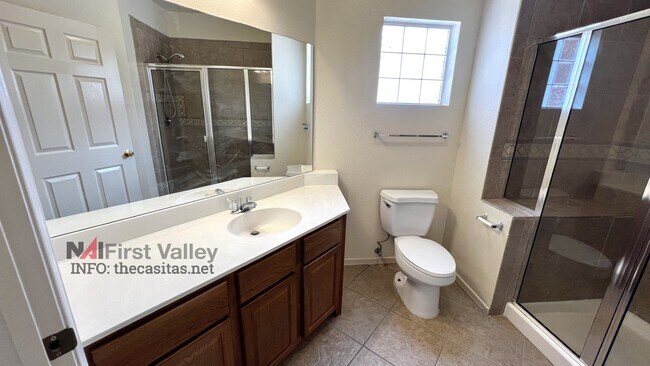 Building Photo - 2 Bedrooms, 2 Baths
