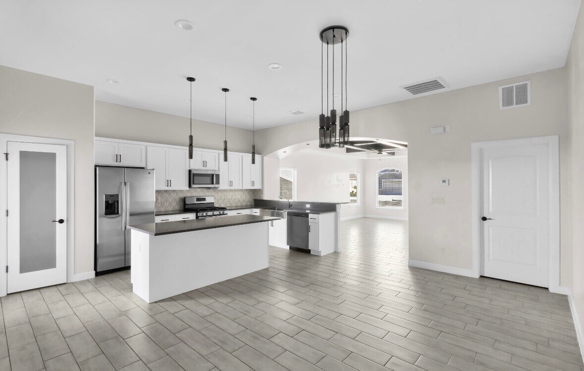Building Photo - 13915 Sky Harbor Ave