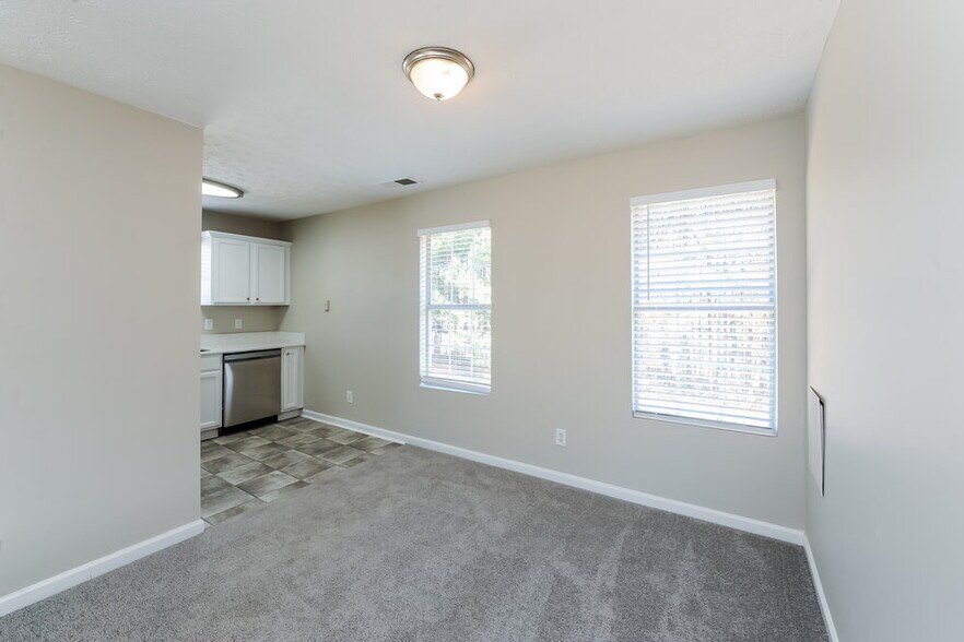 Building Photo - 4250 Viewpoint Ln