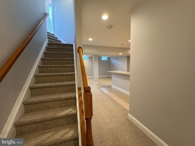 Building Photo - 13868 Piedmont Vista Dr