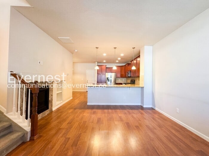 Building Photo - 9086 E Phillips Ln