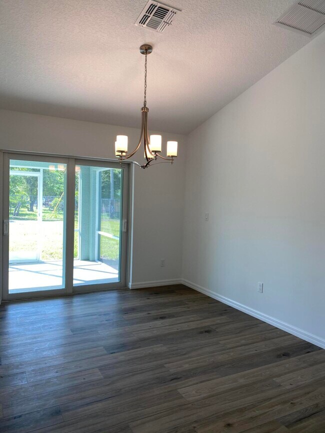 Building Photo - 1743 SE Gaskins Cir