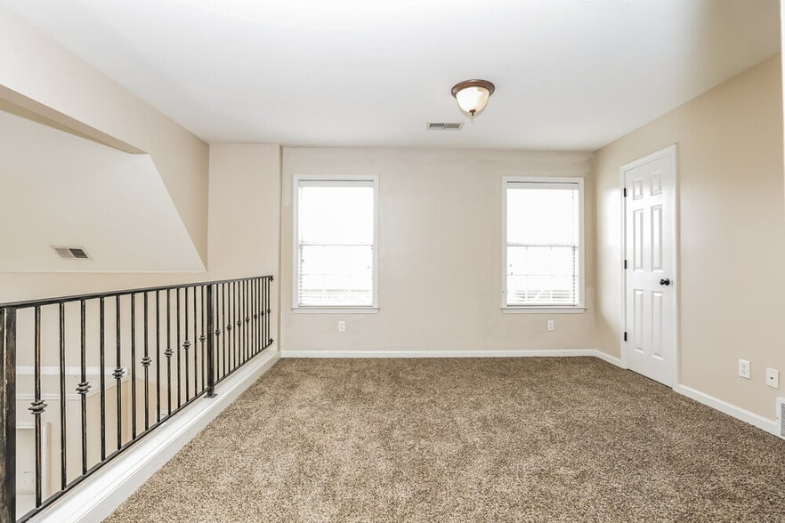 Building Photo - 8518 Griffin Park Dr