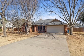 Building Photo - 403 Carolota Ln