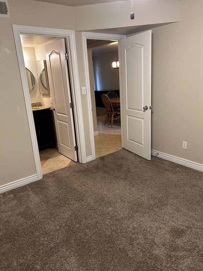 Building Photo - Beautiful Flagstaff Condo