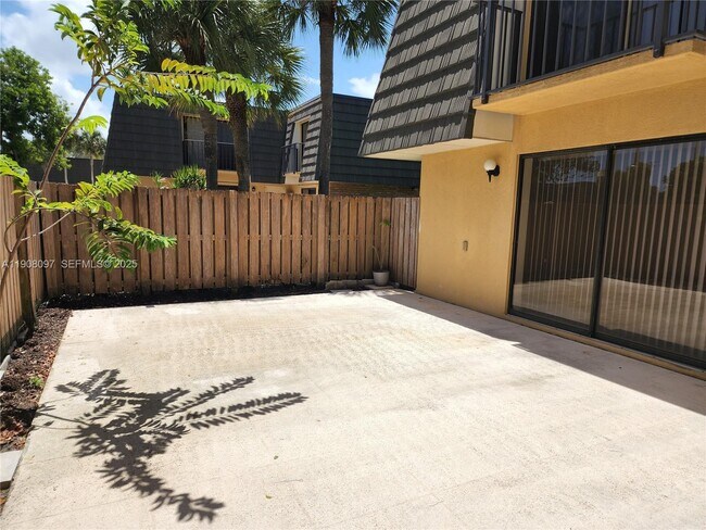 Building Photo - 2706 27th Way