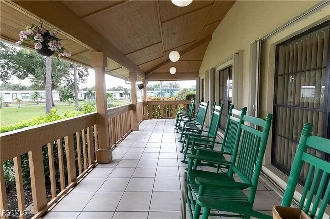 Building Photo - 5370 Country Field Cir