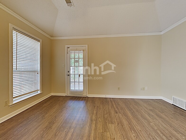 Building Photo - 2240 Angel Crest Cir