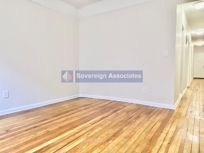 Building Photo - 109 W 105th St