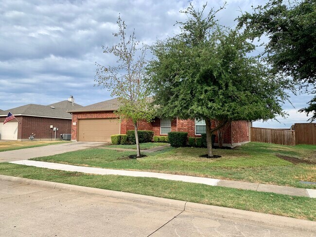 Building Photo - 1415 Millbrook Ln