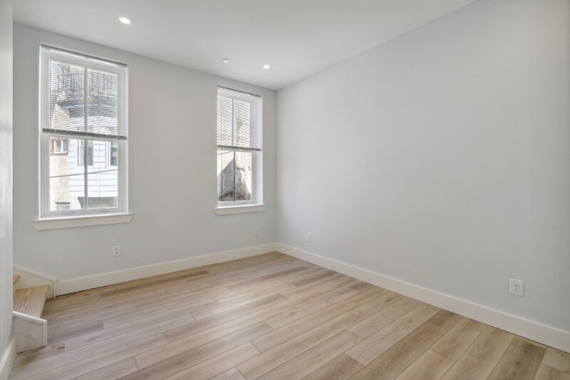 Building Photo - 3439 Lancaster Ave