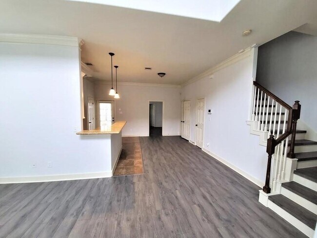 Building Photo - 2865 Westhollow Dr