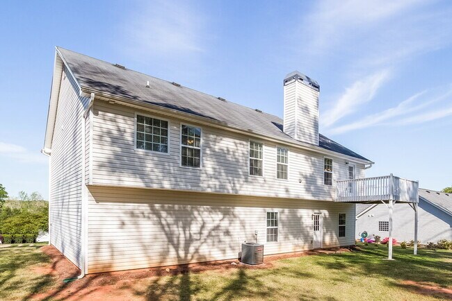 Building Photo - 214 Oakleigh Ln