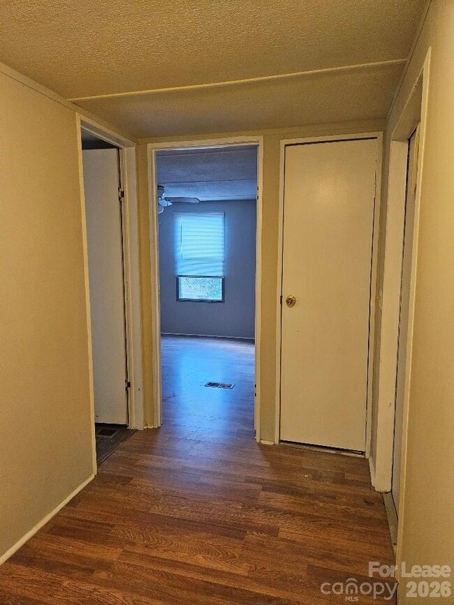 Building Photo - 776 Montgomery Dr