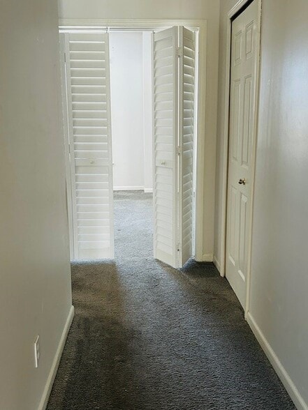 Building Photo - 1115 Alameda Blvd