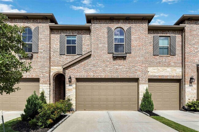 Primary Photo - 11247 Buchanan Cvs Ln
